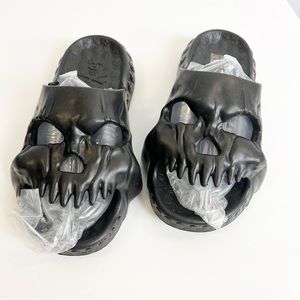 Unisex Skull Single Band Slides black sz 40-41 ap 8.5-9.5 womens 7.5-8.5 mns